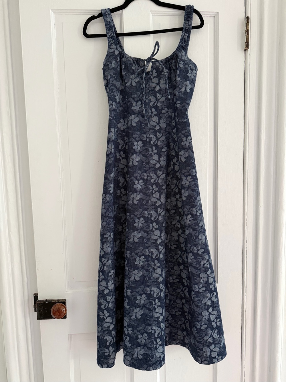 Moon River denim jacquard floral midi dress - size S